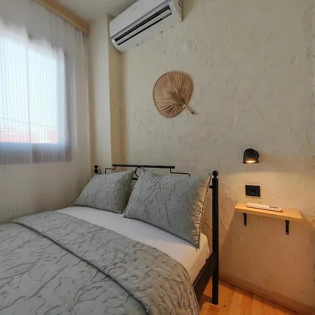 Anesis Evi - Milozrooms 빌라