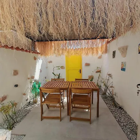 Anesis Evi - Milozrooms 빌라