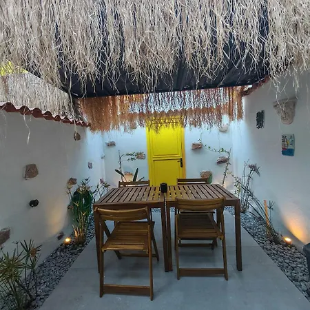 Anesis Evi - Milozrooms 빌라