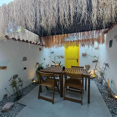 Anesis Evi - Milozrooms 빌라 Ayvalı